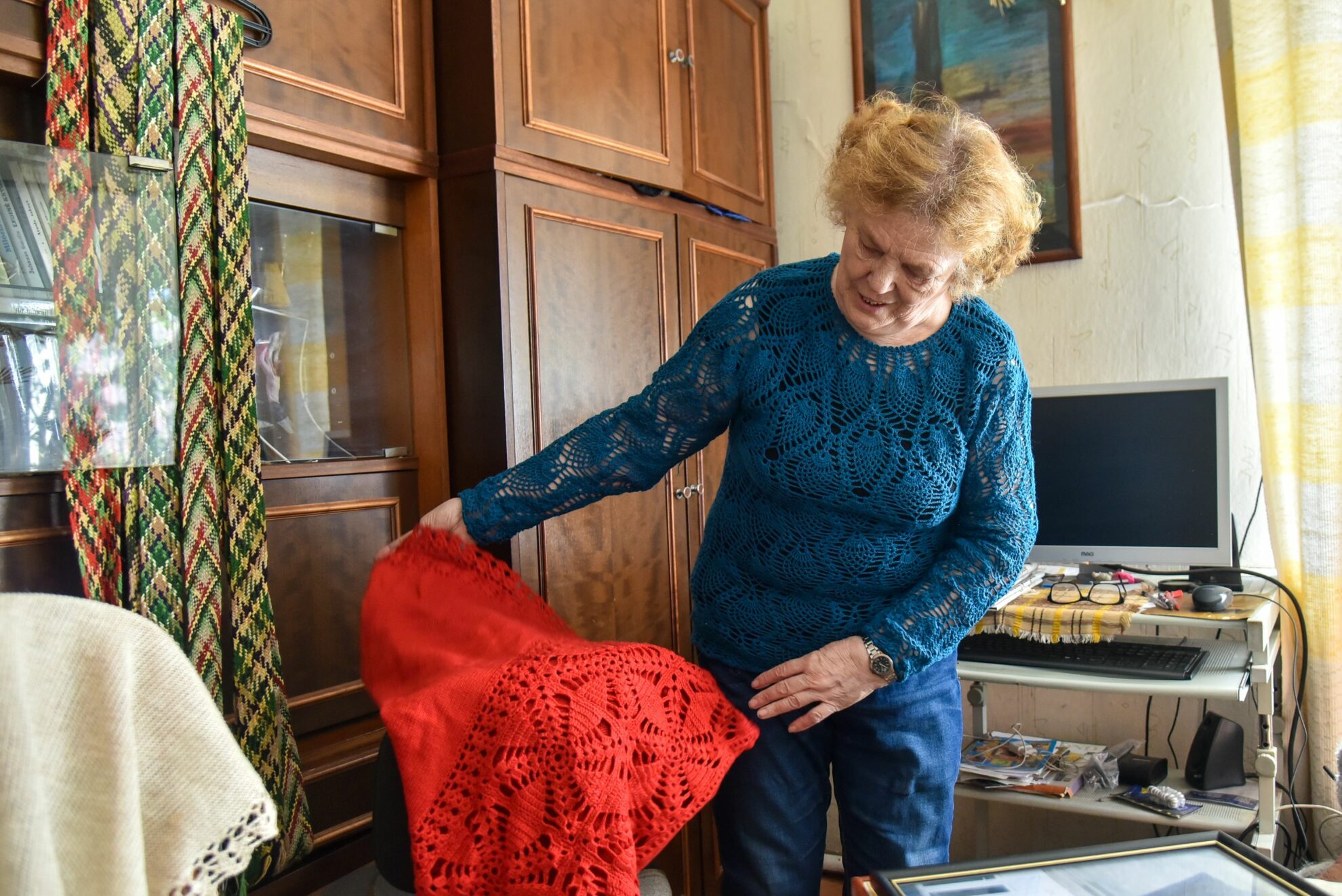 Alės Gegelevičienės kūrybos aruoduose – įvairiausi tekstilės darbai. P. Židonio nuotr.