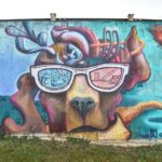 Kai lapkritis ištrina paskutines spalvas gamtoje, Panevėžio peizažą nuo monotonijos gelbėja spalvotos sienos.