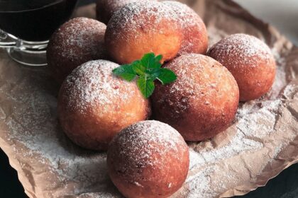 Sakoma – purus ir minkštas kaip sniegas. Už lango snaigėms nuklojus laukus ir medžius, o ant viryklės kaistant arbatinukui, laikas minkštumą ir purumą įsileisti į namus.