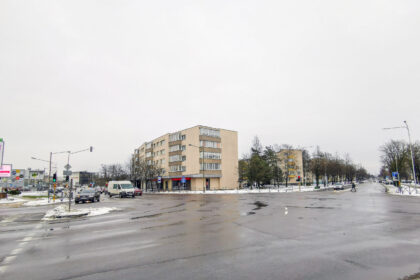 Panevėžyje vienoje judriausių Smėlynės ir S. Kerbedžio gatvių sankryžoje transporto srautus jau reguliuoja naujas išmanusis šviesoforas, o dar šįmet tokie atsiras ir pačiame miesto centre.