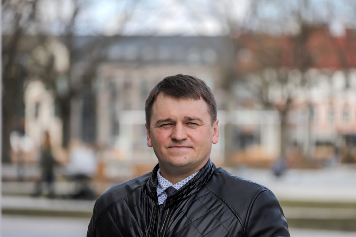 Lauras Jagminas jau keletą metų pavasarį savaitgaliais leidžiasi į miškus ir pamiškes ieškoti elnių ragų. I. Stulgaitės-Kriukienės nuotr.