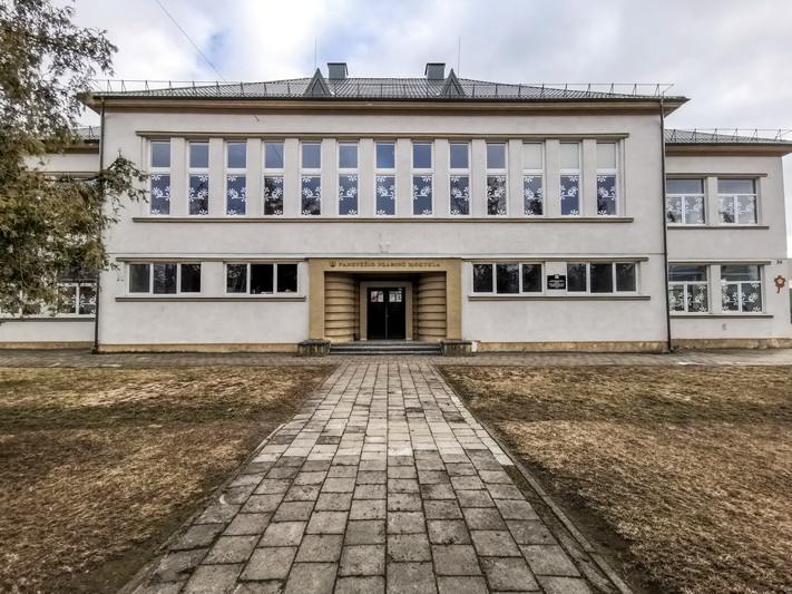 Panevėžio pradinės mokyklos tėvų apklausa parodė, jog tik 50 procentų sutiktų, kad vaikai būtų testuojami ir grįžtų į klases, o kita pusė toliau renkasi nuotolinį ugdymą. I. STULGAITĖS-KRIUKIENĖS nuotr.