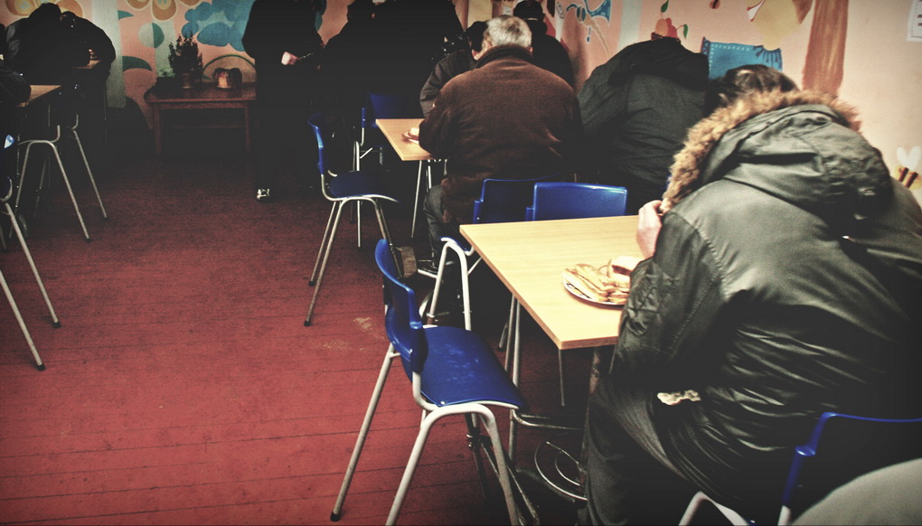 Karantinas tapo tramplinu į skurdą net ir tiems, kurie dar visai neseniai nebūtų nė įsivaizdavę, jog belsis į geradarių duris prašydami maisto.