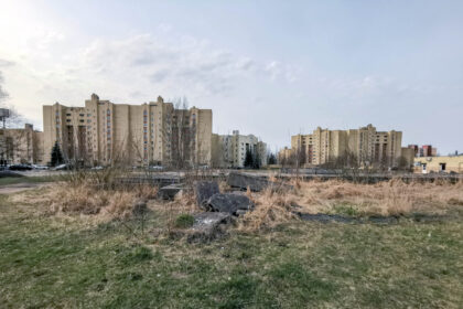 Prestižiniu miegamuoju mikrorajonu laikomų Kniaudiškių gyventojai guodžiasi, kad tuoj bus trys dešimtmečiai, kai gyvena šalia tvinkstančio pūlinio.