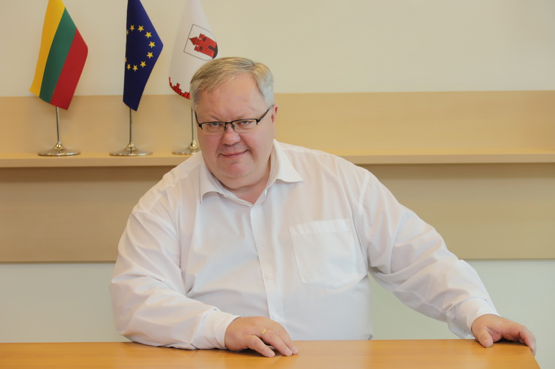 Pasak Visvaldo Matkevičiaus, kiekvienas darbuotojo susirgimas didžiulis smūgis verslui: 300 darbuotojų turinti ir pamainomis dirbanti įmonė, izoliuojanti vieną pamainą, per dešimt dienų vidutiniškai patiria 1,3 mln. eurų nuostolių. I. STULGAITĖS-KRIUKIENĖS nuotr.