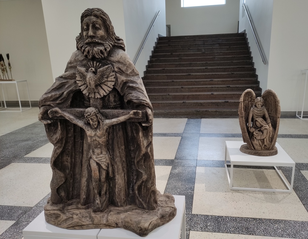 Nuo gegužės 7 dienos Panevėžio miesto dailės galerijoje lankytojų laukia Aukštaitijos regiono tautodailės paroda. Po dvejų metų pertraukos į atnaujintą galeriją sugrįžusi Lietuvos tautodailininkų sąjungos (LTS) Panevėžio regiono meistrų metinė paroda šiemet skiriama sąjungos gyvavimo 55-mečiui.