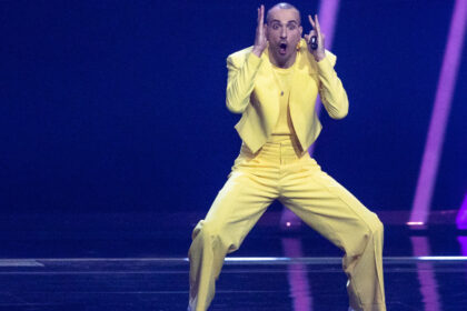 Pusiaunaktį pasibaigus Nyderlanduose vykstančio „Eurovizijos“ pirmajam pusfinaliui, tapo žinomos dešimt dainų konkurso finalininkų, tarp kurių – ir Lietuva!