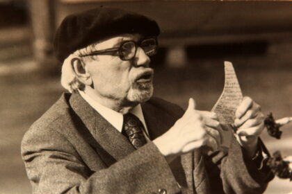 Aktorius, režisierius, dramos teatro įkūrėjas Juozas Miltinis Panevėžiui įteikė neįkainojamą dovaną.