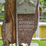 Didelė tikimybė, kad Panevėžys išgarsės savo palaimintuoju, o vėliau gal net ir šventuoju. Jau netrukus net keturios kunigo A. Lipniūno šventumą liudijančių dokumentų dėžės bus perduotos toliau tyrinėti Vatikane dirbantiems bažnyčios hierarchams.