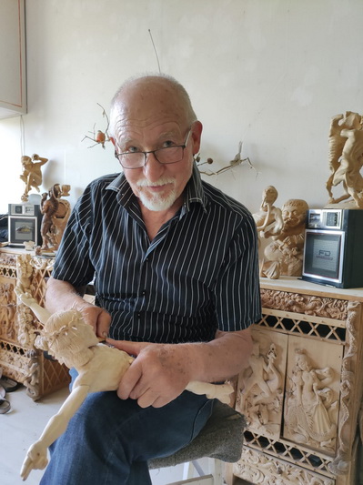 Enrikas Kačinskas savo kūrybos nebrauna į profesionalus. Jis netgi niekada nepretendavo į tautodailininkus, nedalyvavo jų rengiamose parodose. L. SĖDŽIAUS nuotr.