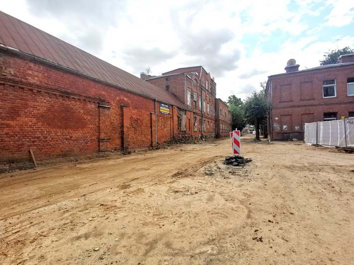 Žmonės dabar smalsiai dairosi ir į Kranto gatvę – ne vieno panevėžiečio atmintyje išlikę ten neva buvę neaiškūs tuneliai. I. STULGAITĖS-KRIUKIENĖS nuotr. 