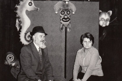 Daugybei jaunųjų panevėžiečių kelius į meno pasaulį padėjo tiesti lėlių teatro įkūrėjai Albertas ir Julija Stepankos. Jų dėka daugiau nei tris dešimtis metų mieste sruveno kūrybos ir įkvėpimo šaltinis