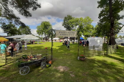 Šį savaitgalį Krekenavoje šurmuliuoja ypatingas kermošius. Pirmasis, surengtas po to, kai Krekenavos Žolinės atlaidų šventimo tradicija pripažinta saugoma Lietuvos nematerialiojo kultūros paveldo vertybe.