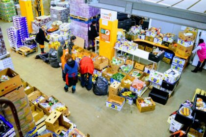 Rugpjūčio mėnesį nepasiturinčius šalies gyventojus pasieks šiais metais ketvirtoji pagalba maisto produktais, pranešė Socialinės apsaugos ir darbo ministerija (SADM).