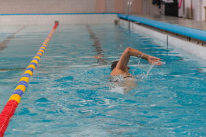 Statybinių medžiagų kainų šuoliai pristabdė Panevėžio savivaldybės planus dar šįmet pradėti olimpinius standartus atitinkančio baseino sporto rūmų pašonėje statybas.