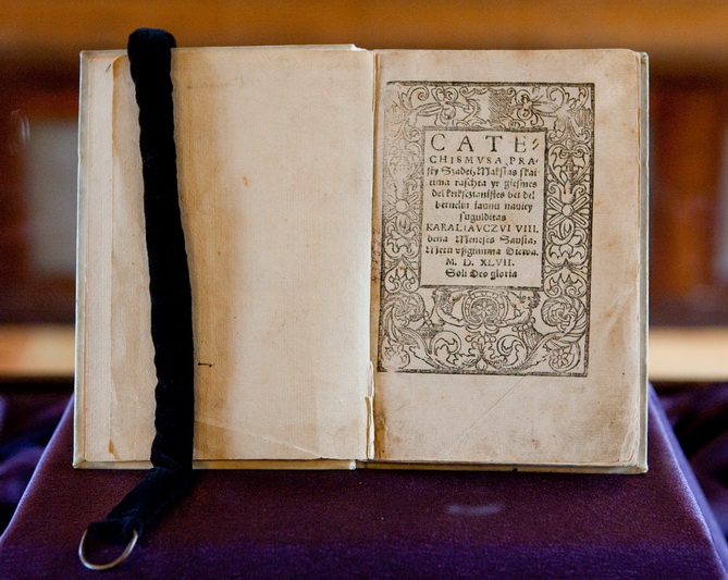 Pirmuoju dokumentu, įrašytu į Lietuvos nacionalinį registrą „Pasaulio atmintis“, buvo vienintele kopija išlikęs Martyno Mažvydo „Katekizmas“. VU nuotr.