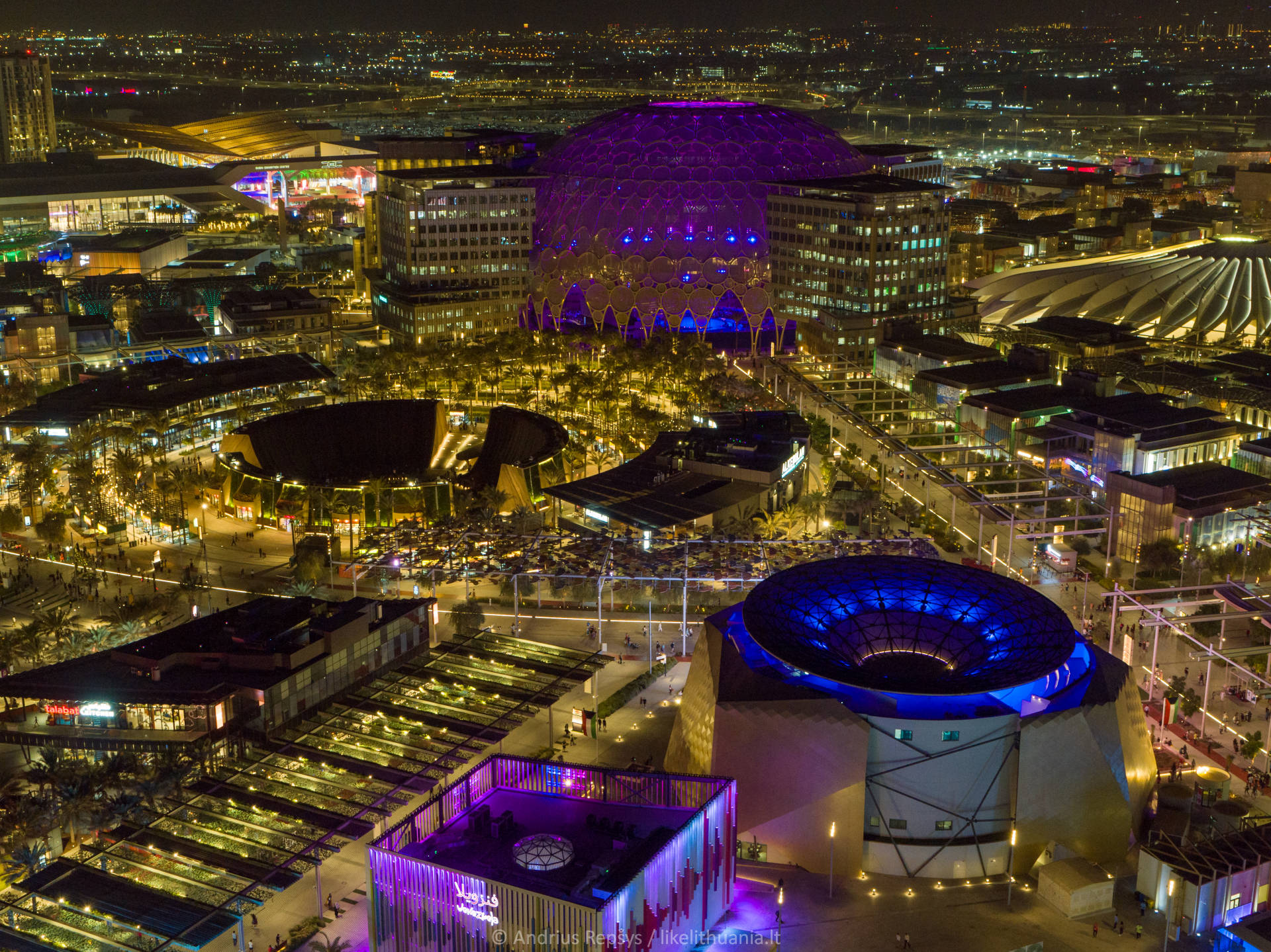 A. Repšiui buvo leista kartu su profesionaliu drono pilotu apskristi „EXPO 2020 Dubai“ teritoriją bei padaryti unikalių šios erdvės kadrų.