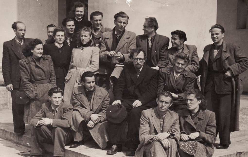 Ką prieš septyniasdešimt metų žiūrovai regėjo senojo Panevėžio dramos teatro scenoje, dabar galima J. Miltinio palikimo studijų centre.