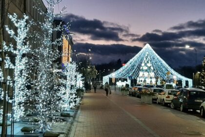 Kalėdas pasitinkantis Daugpilis, iki kurio nuo Panevėžio – kone tokio pat ilgio kelias kaip iki Vilniaus ar Rygos, šiuo metu itin puošnus ir spalvingas.