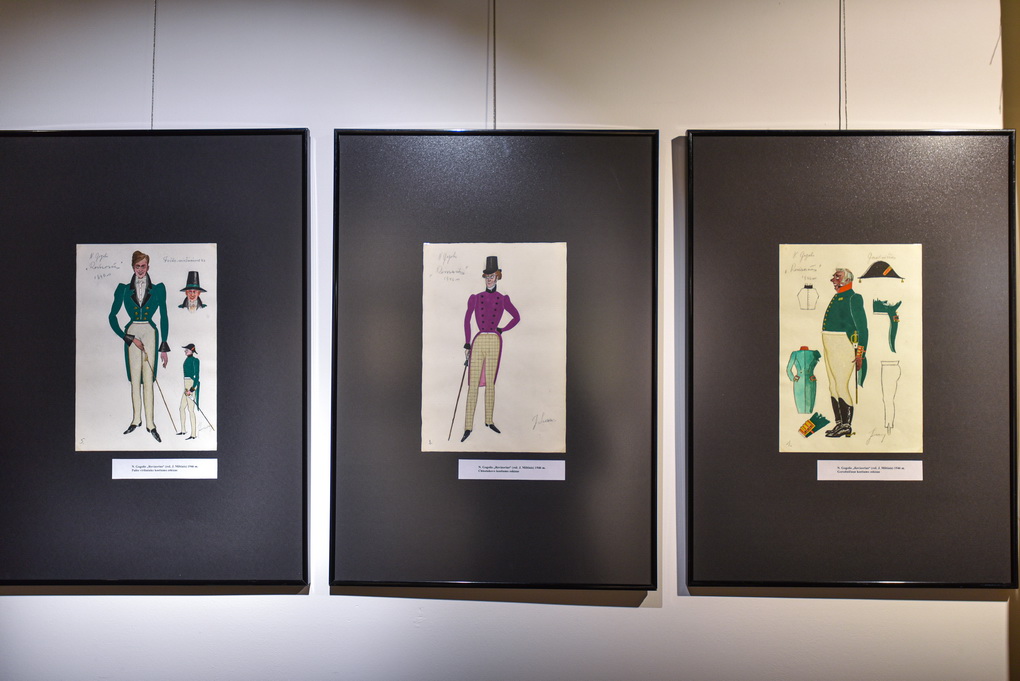 Juozo Miltinio palikimo studijų centre eksponuojami Jono Surkevičiaus scenovaizdžių bei kostiumų eskizai, sukurti Juozo Miltinio vadovaujamo Panevėžio dramos teatro spektakliams nuo 1942-ųjų iki 1949 metų. P. ŽIDONIO nuotr.