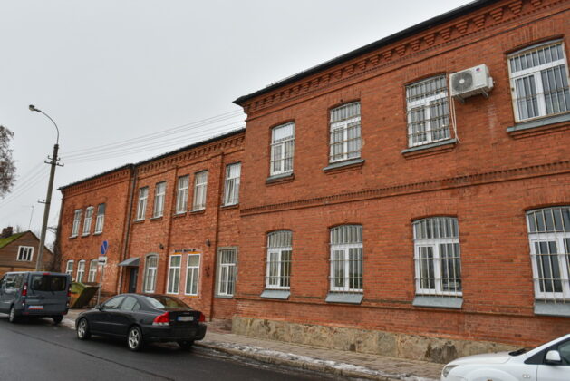 Sulaukusios vilniečio senjoro netradicinės dovanos, Panevėžio pataisos namų nuteistosios ėmėsi darbo. P. ŽIDONIO nuotr. 