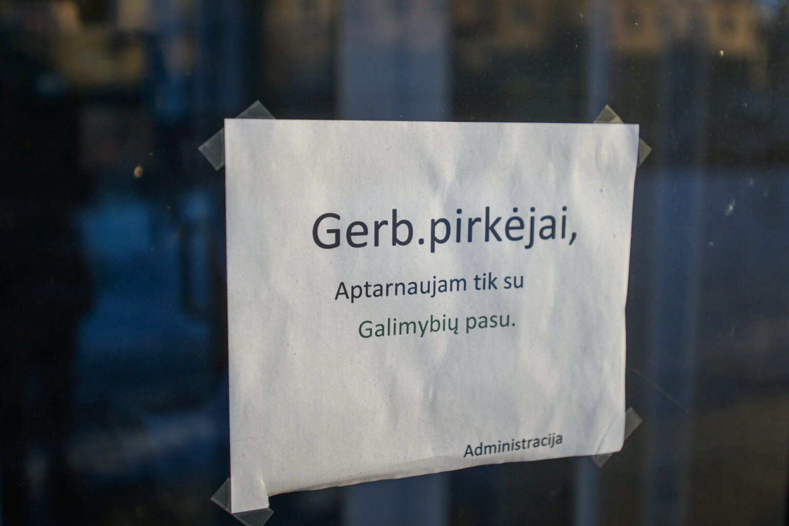 Tik maža dalis šalies gyventojų – vos 18,8 proc. – pritaria, kad galimybių pasas (GP) būtų taikomas vaikams nuo 12 metų ir net 63 proc. tam nepritaria, parodė visuomenės nuomonės ir rinkos tyrimų centro „Vilmorus“ atliktas reprezentatyvus gyventojų tyrimas.