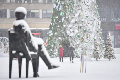 Demografijos tyrėjai Aukštaitijos sostinei siunčia įspėjimo signalą: nors tai vienas tankiausiai apgyvendintų šalies miestų, tačiau kiekvienas dešimtmetis iš Panevėžio atima maždaug po dešimtadalį gyventojų.