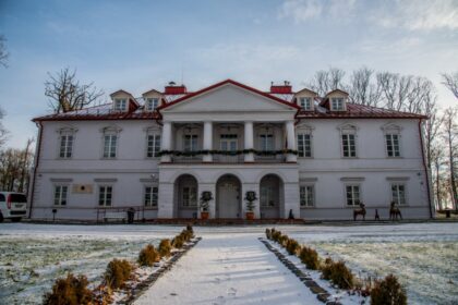 Ne tik atgaivintu kultūros paveldu, bet ir augintiniais garsėjantis Panevėžio rajono perlu vadinamas Bistrampolio dvaras patyrė nemenką smūgį.