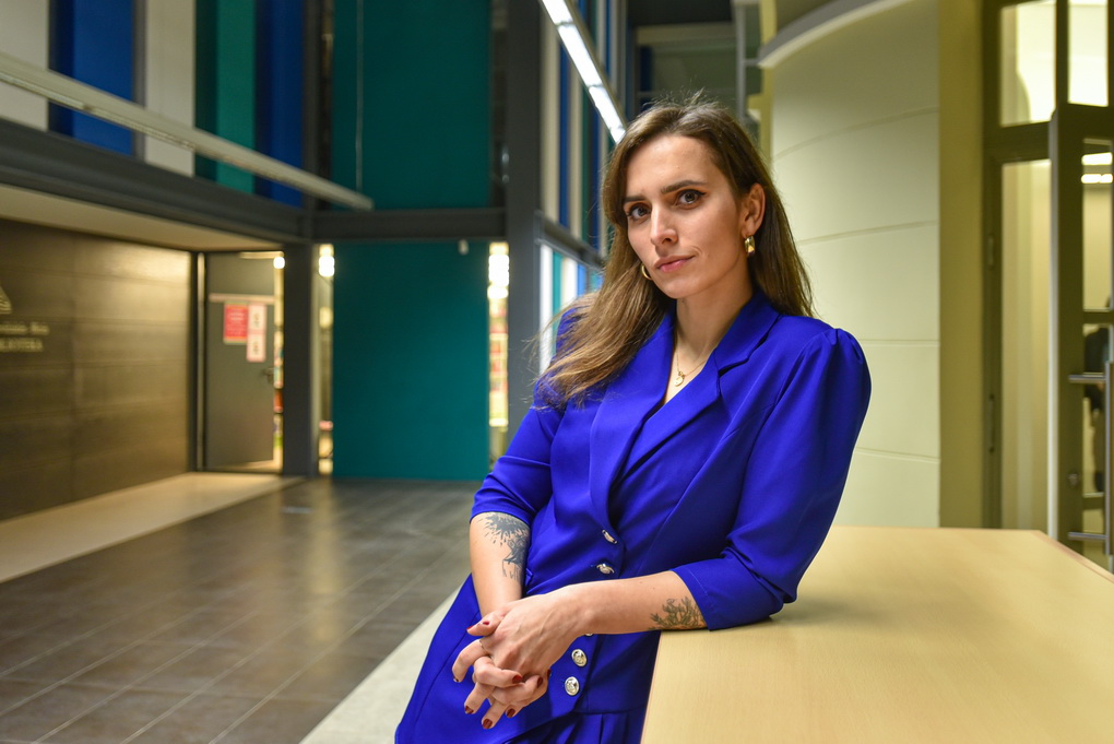 Ievos Dumbrytės „Šaltienos bistro“ jau sulaukė nemenko susidomėjimo, visgi, pasak rašytojos, iki tol jai teko praeiti nelengvą kelią – parašyti keletą knygų, kurių nepriėmė nė viena leidykla. P. ŽIDONIO nuotr. 