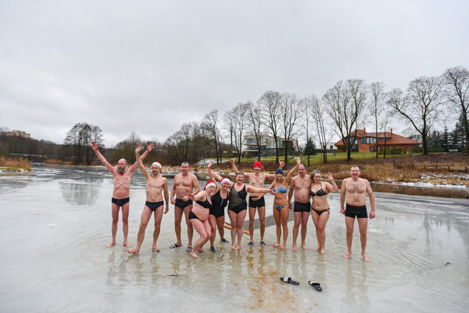 Sausio 1-ąją visame pasaulyje švenčiama ruonių diena neaplenkia ir Panevėžio. Sveikuoliams jau tapo tradicija pirmąją metų dieną Kultūros ir poilsio parke, Nevėžio upės maudykloje murktelėti į ledinį vandenį.