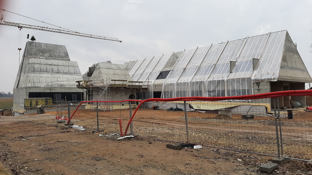 Už privačias lėšas statomą savotišką miestelį mieste lankytojams žadama atverti kitąmet. D. SMAILYTĖS nuotr.