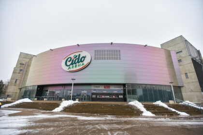 Panevėžio tarybos posėdyje po ilgų diskusijų nutarta nebepratęsti beveik penkiolika metų trukusios sutarties su dabartiniu „Cido“ arenos privačiu valdytoju ir ją patikėti pačios Savivaldybės žinioje esančiam Panevėžio sporto centrui.