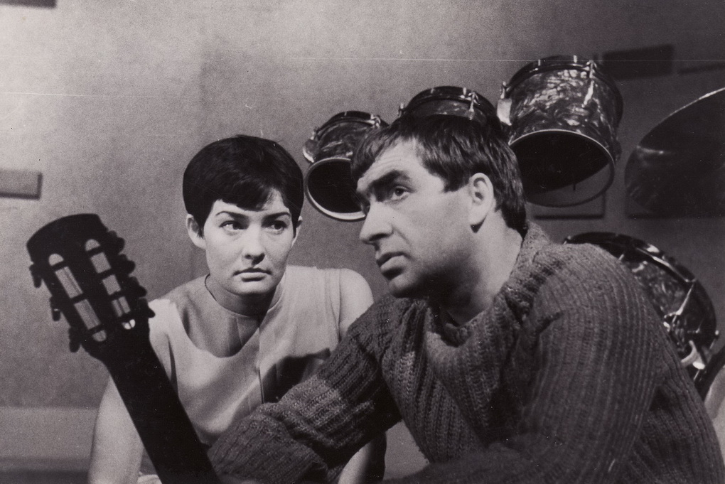 J. Grušas „Pražūtingas apsvaigimas“ (rež. Vaclovas Blėdis), 1967 m. Dalia Melėnaitė – Beatričė (Beta), Romualdas Urvinis – Lukas. Kazimiero VITKAUS nuotr. PAVB FKV-187-15-12