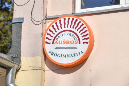 Panevėžyje jau kitą savaitę planuojama atidaryti Ukrainos karo pabėgėlių registravimo centrą. Jam rengiamos patalpos paskutinius metus gyvuojančioje „Aušros“ progimnazijoje Vienybės aikštėje.