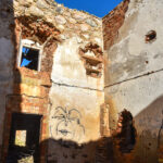 Atliekų jūroje skandinamo valstybės saugomo paveldo – Nevėžninkų koplyčios – likimas sukėlė ant kojų ne tik tuo pasibaisėjusius vietinius gyventojus.