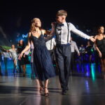 Pasipuošę ir pasitempę Juozo Balčikonio gimnazijos auklėtiniai pasinėrė į šokių sūkurį. Gimnazijos bendruomenė penktadienį susibūrė į bene laukiamiausią ir iškilmingiausią metų vakarą – gražia tradicija tapusią, jau 18-ą kartą rengiamą „Sidabrinę naktį“.