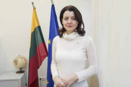 Socialinės apsaugos ir darbo ministrė Monika Navickienė tvirtina išgirdusi apie atvejus, kai daliai karo pabėgėlių ukrainiečių, gavusių laikiną gyvenimo Lietuvoje statusą, buvo sakoma, jog teks susimokėti už gautas paslaugas.