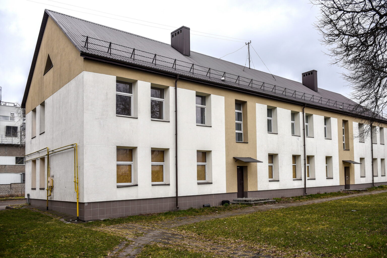 Jau artimiausiu metu Panevėžio savivaldybė aukcione bandys parduoti netradicinį objektą – du daugiabučius pramoninėje miesto dalyje.