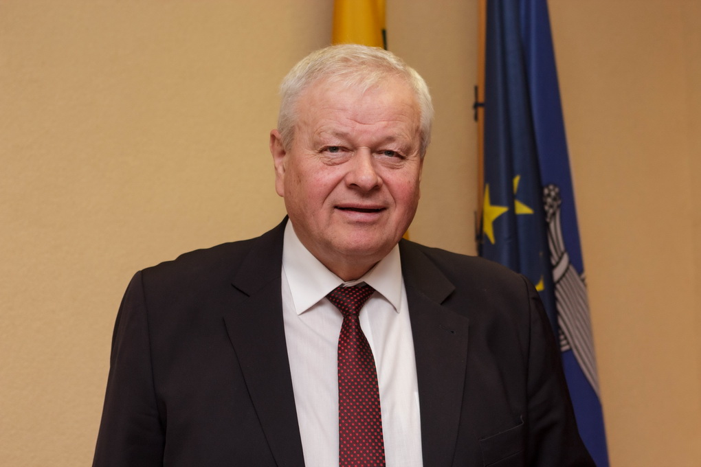 Nuo 2004-ųjų mero pareigas einantis Povilas Žagunis teigia nebesąs nusiteikęs toliau varžytis dėl šio posto. „SEKUNDĖS“ nuotr.