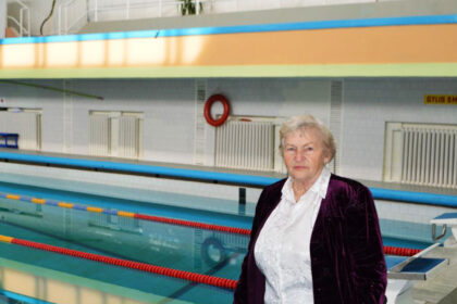 Šuolių į vandenį Panevėžyje sporto šakos įkūrėja, trenerė Stanislava Adomaitienė kovo 15-ąją atšventė 85-metį.