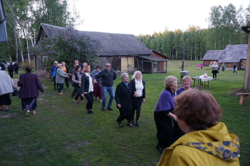 Sovietmečiu gyvenvietėse nebeliko didesnių mojavų, tačiau prasidėjęs atgimimas paskatino žmones atsigręžti į tautos praeitį, įvertinti prarastus, labai svarbius dalykus, tradicijas, kurie jau buvo beišnykstą. S. EIGIRDIENĖS ASMENINIO ARCHYVO nuotr.