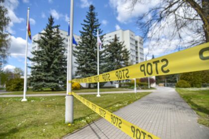 Jau penkta diena kai, Vyriausybei atšaukus ekstremalią šalies padėtį, lankytojams atvertos ligoninių durys.