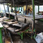 Turgaus prekeiviai neabejoja, kad turgavietėje raudoną gaidį paleido vakarais į ją besirenkantis jaunimas. P. ŽIDONIO nuotr.