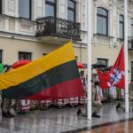 Valstybės dienos renginiai Panevėžyje prasidėjo šv. Mišiomis už Lietuvą Kristaus Karaliaus katedroje. Tradiciškai po jų vidurdienį Laisvės aikštėje iškilmingai iškelta trispalvė.