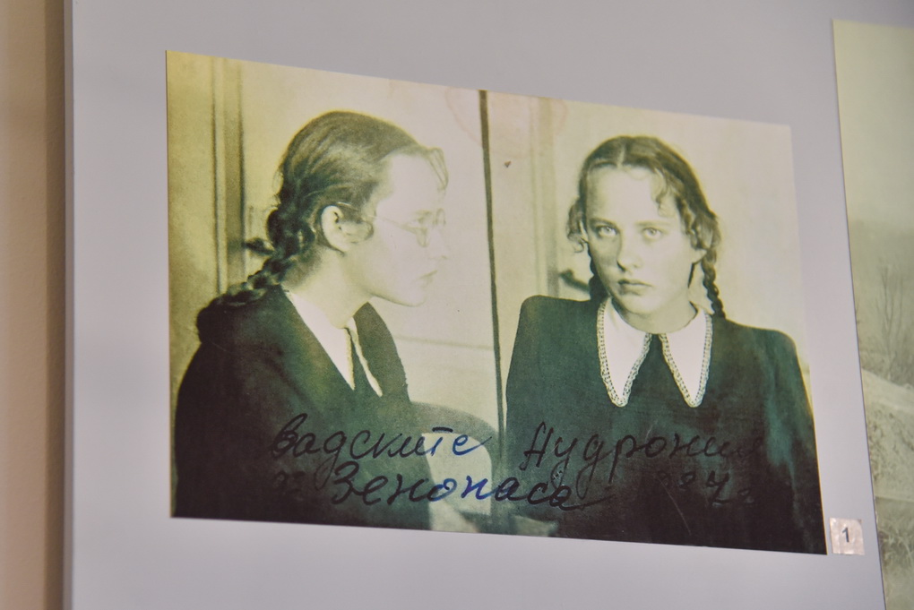 Po daugelio metų Audronė Zavadskytė bendražygių gyvenimus ir likimus papasakojo knygoje „Atžalyno dvasia gyva“. P. ŽIDONIO nuotr.