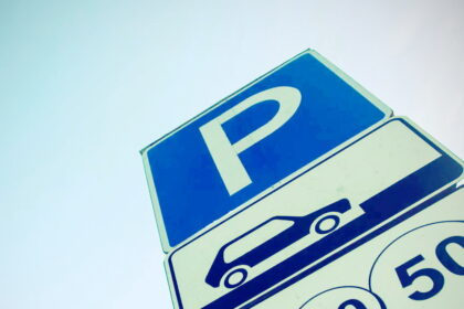 Miesto Savivaldybė praneša, kad nuo rugpjūčio 8-osios iki rugpjūčio 12 dienos naudojimasis Klaipėdos–Projektuotojų–Dariaus ir Girėno gatvių sankryžos šiaurės vakarų pusėje esančia automobilių stovėjimo aikštele bus laikinai apribotas.