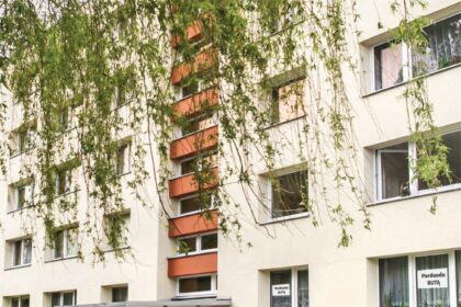 Per pandemiją į rekordines aukštumas pašokęs būstų, sklypų pirkimas netikėtai atslūgo kartu sustabdydamas geometrine progresija augusias kainas.