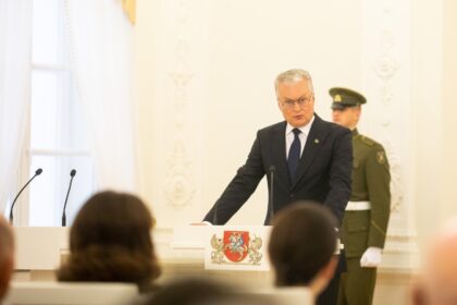 Prezidentas Gitanas Nausėda Liepos 6-osios – Valstybės (Lietuvos Karaliaus Mindaugo karūnavimo) ir Tautiškos giesmės dienos proga už nuopelnus Lietuvos Respublikai ir už jos vardo garsinimą pasaulyje valstybės ordinais ir medaliais apdovanojo Lietuvos ir užsienio valstybių piliečius.