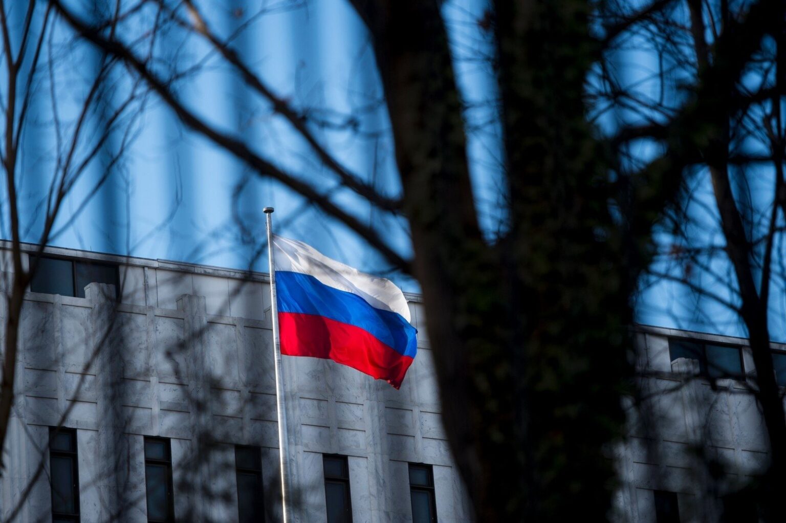 Lietuvoje šiuo metu registruotos 1944 įmonės, kurių akcininkai yra Rusijos piliečiai ar įmonės, tačiau veikia 850.