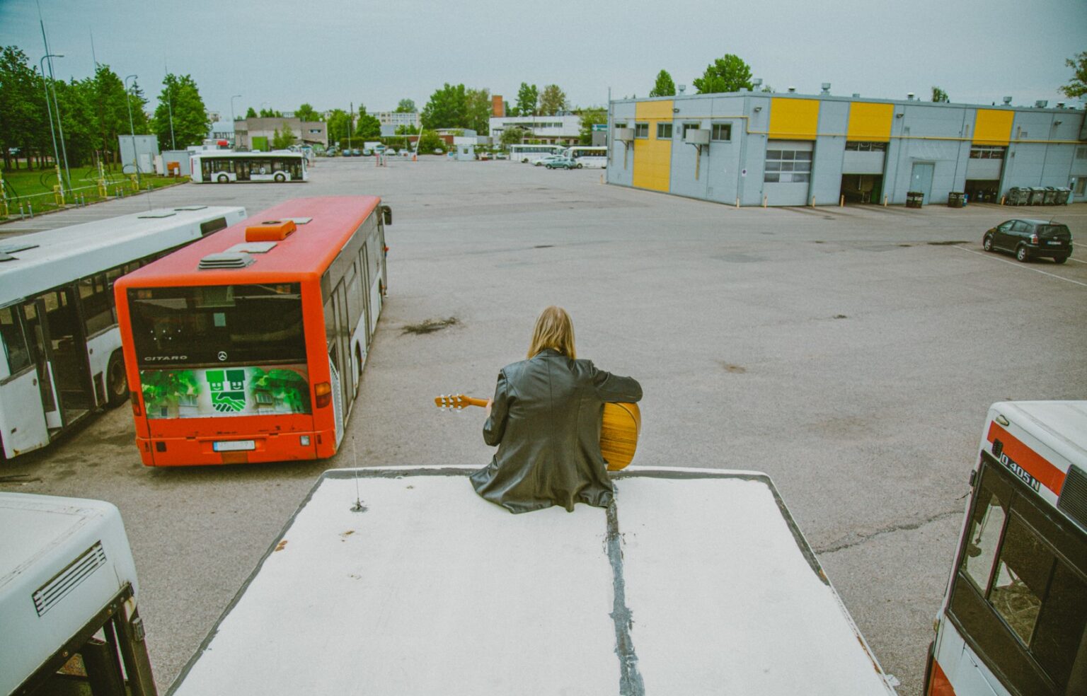Trijose Panevėžio pramonės įmonėse darbą pradeda kino režisierius, teatro aktorė, baleto studijos vadovė, filmų kūrėjas, fotografas.